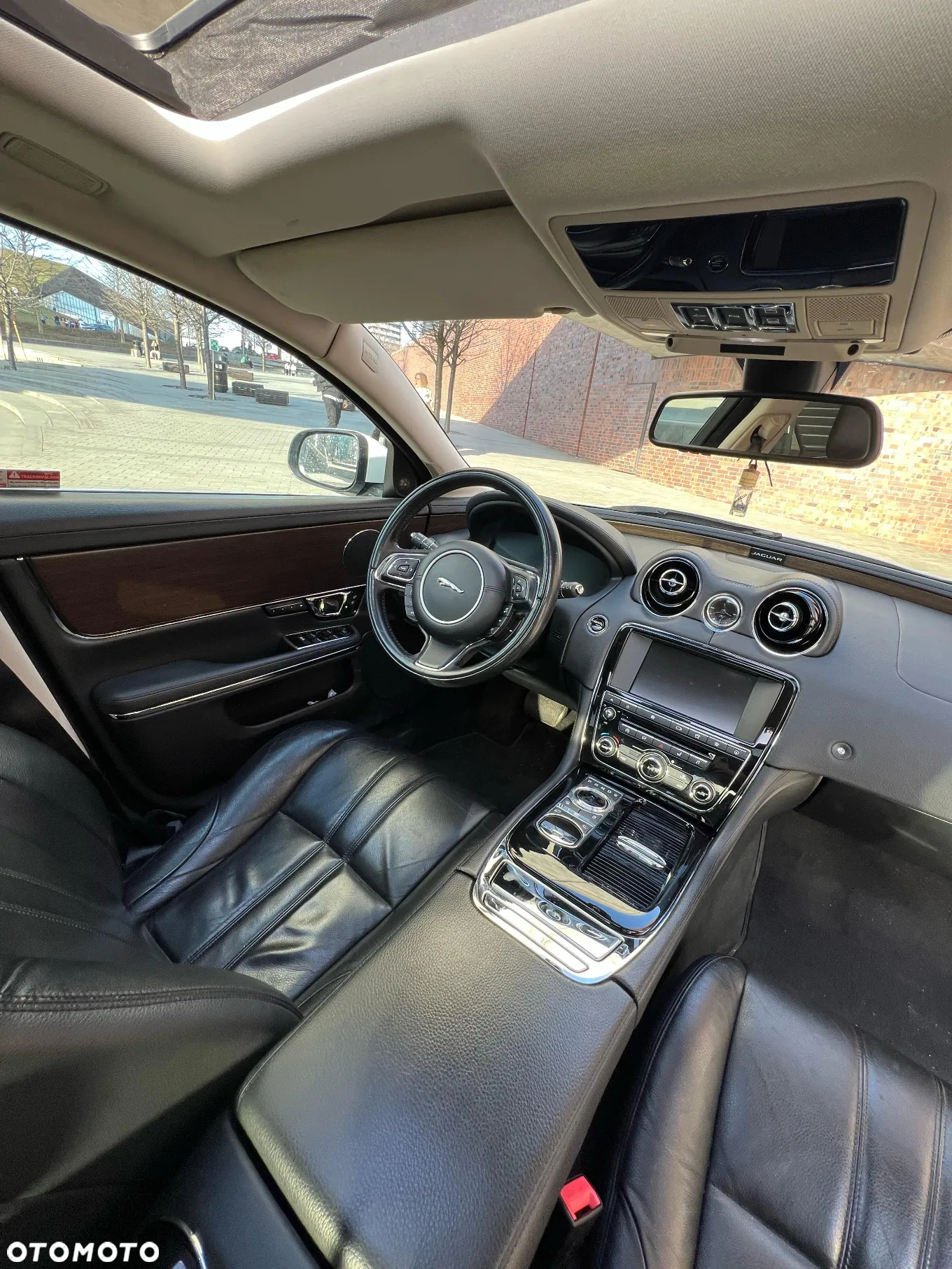 Jaguar XJ - 18