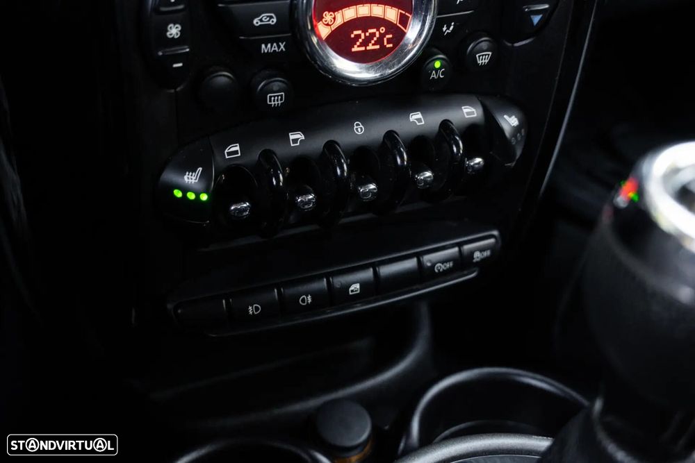 MINI Countryman Cooper D - 16