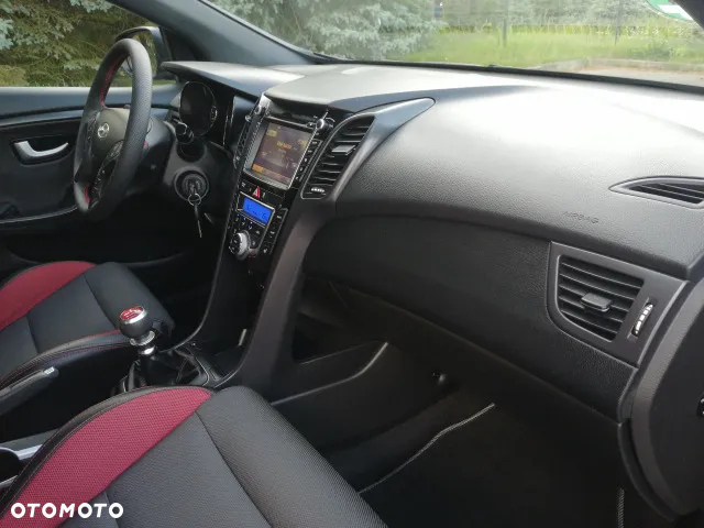Hyundai i30 1.6 GDI Turbo Luxury - 12