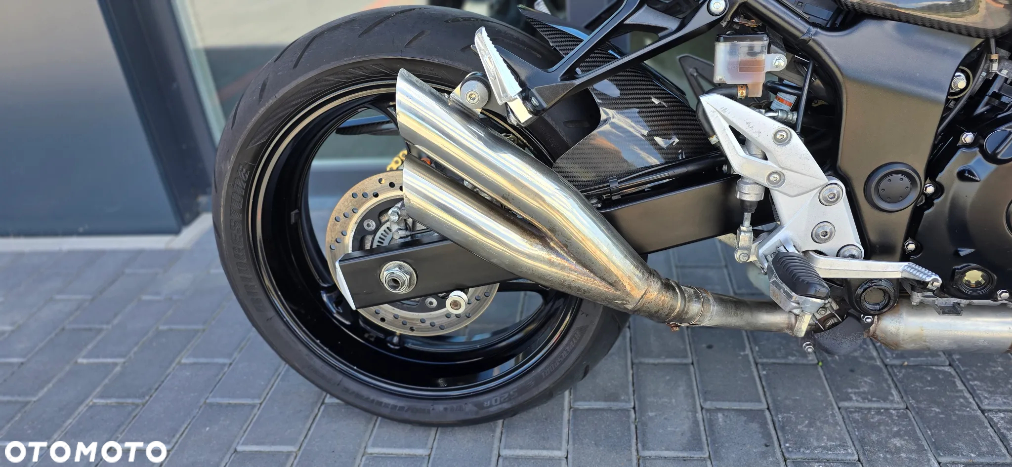 Suzuki GSR - 15