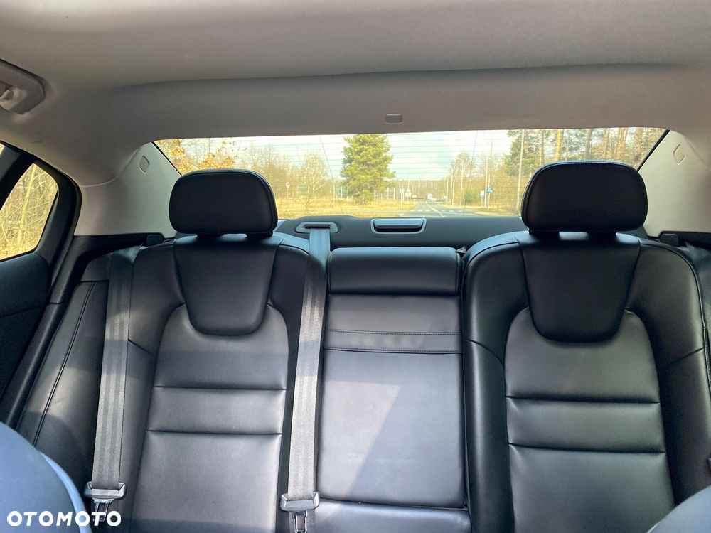 Volvo S60 T5 Drive-E Dynamic Edition (Kinetic) - 19