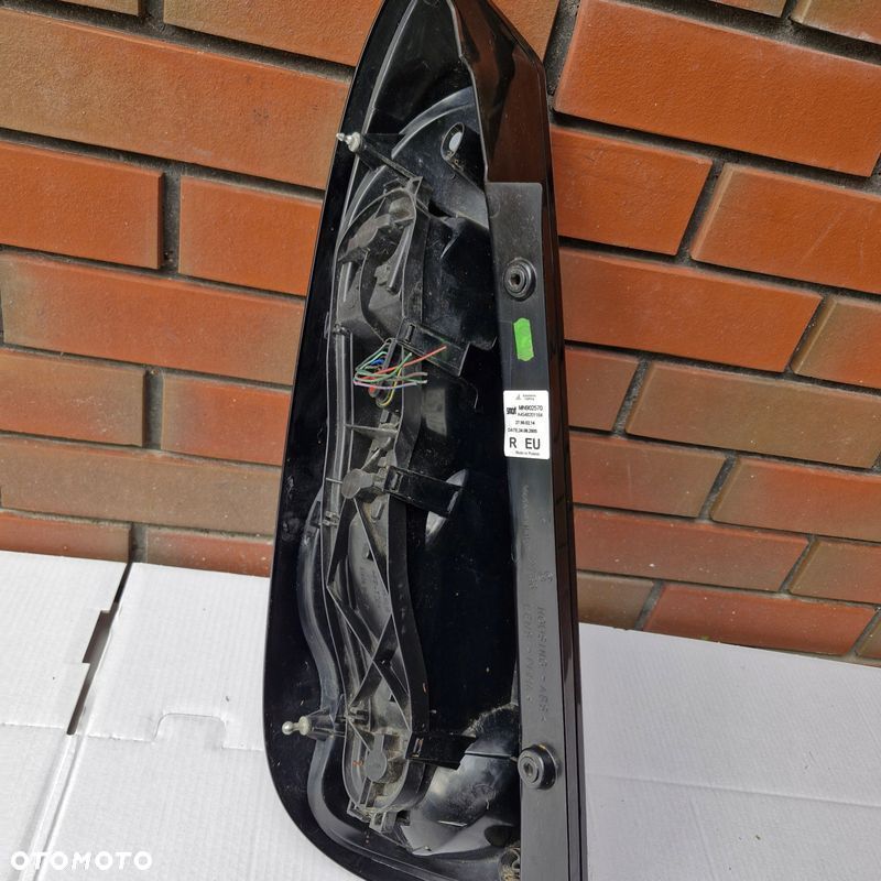 LAMPA TYLNA PRAWA SMART FORFOUR I A4548201164 MN9022570 HATCHBACK - 4