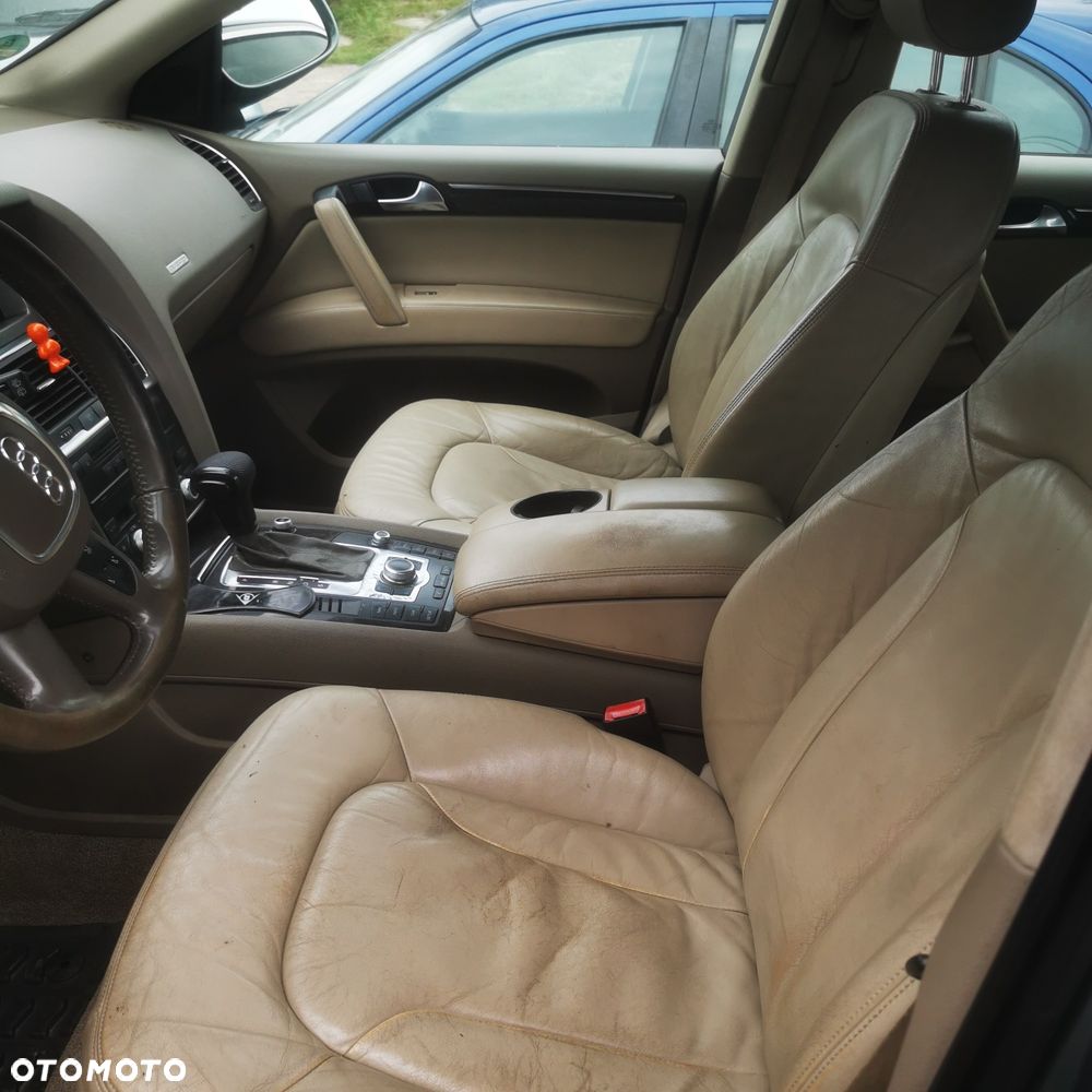 Audi Q7 - 7