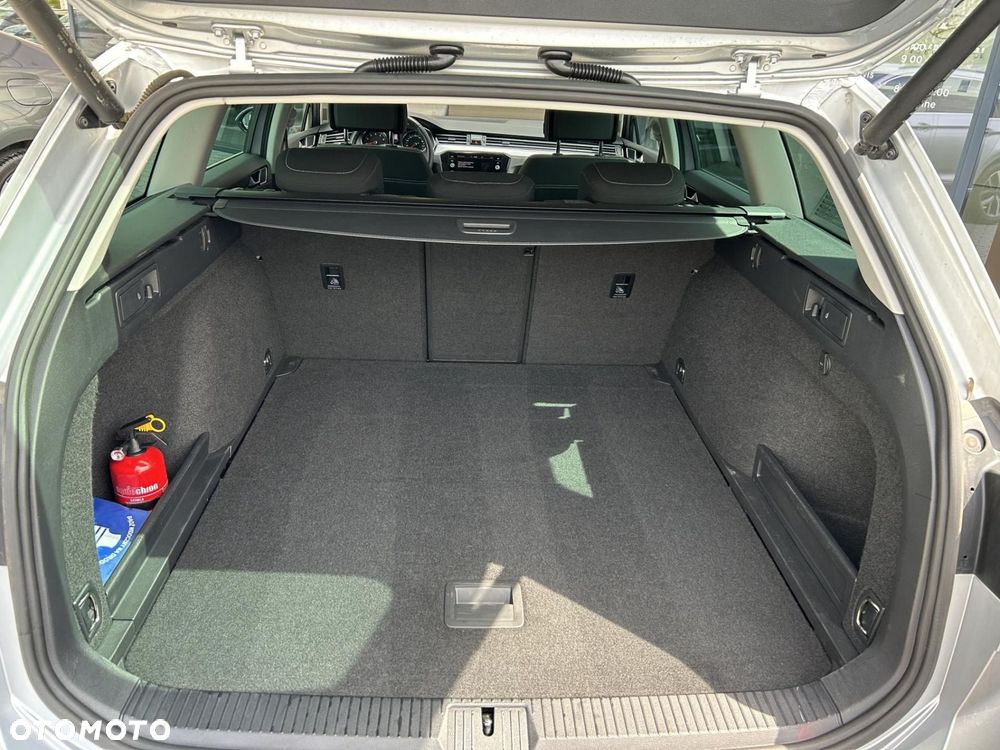 Volkswagen Passat - 21