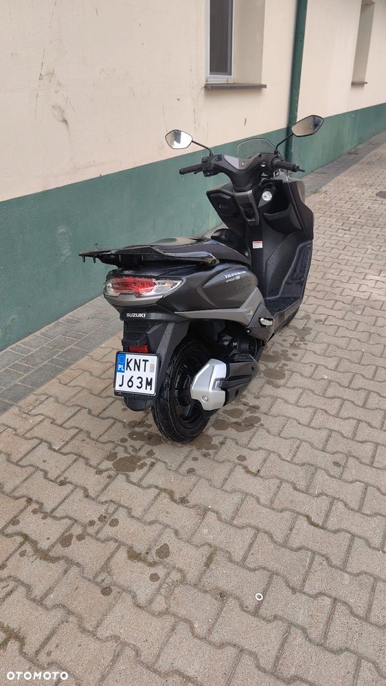 Suzuki Burgman - 4