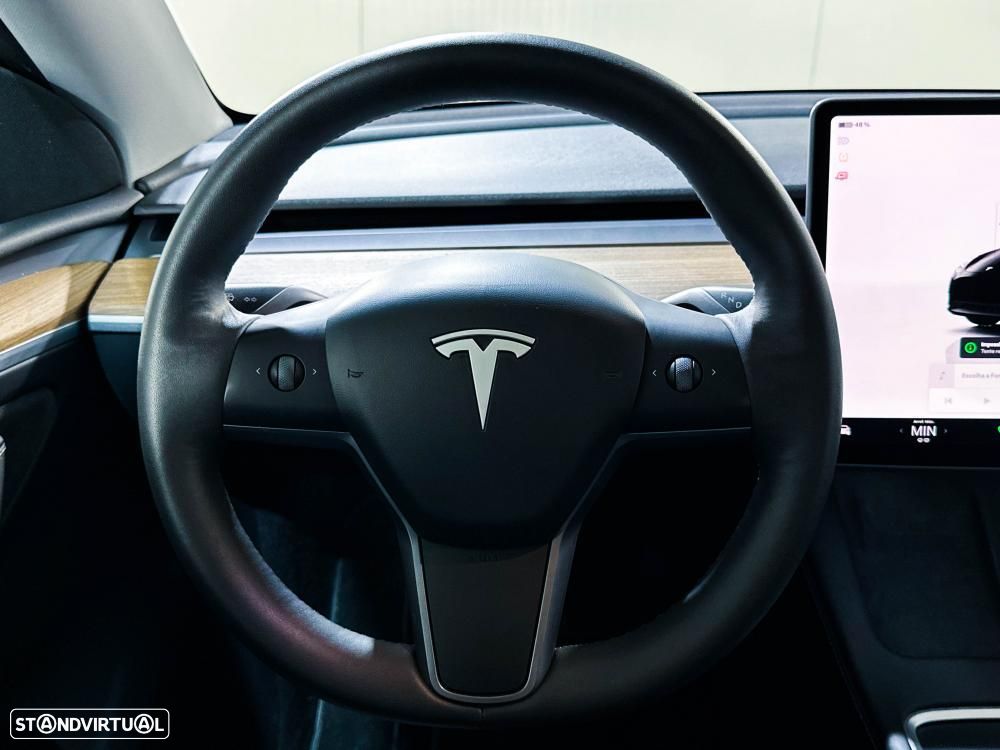 Tesla Model Y Long Range Dual Motor AWD - 21