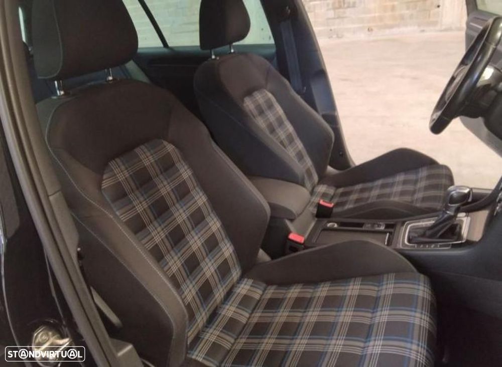 VW Golf - 4