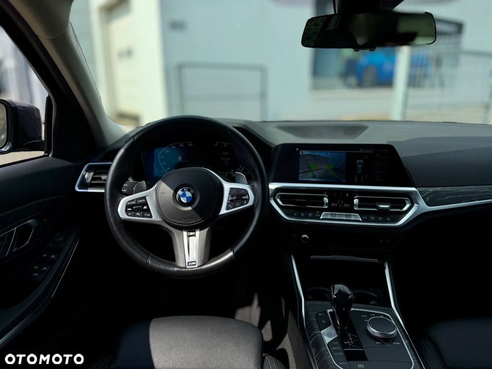 BMW Seria 3 330d xDrive Sport Line - 9