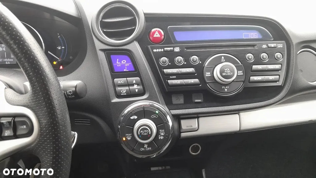 Toyota Prius (Hybrid) - 9