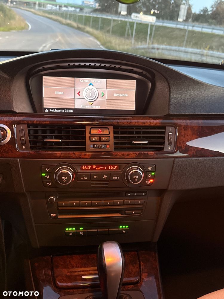 BMW Seria 3 320i - 16