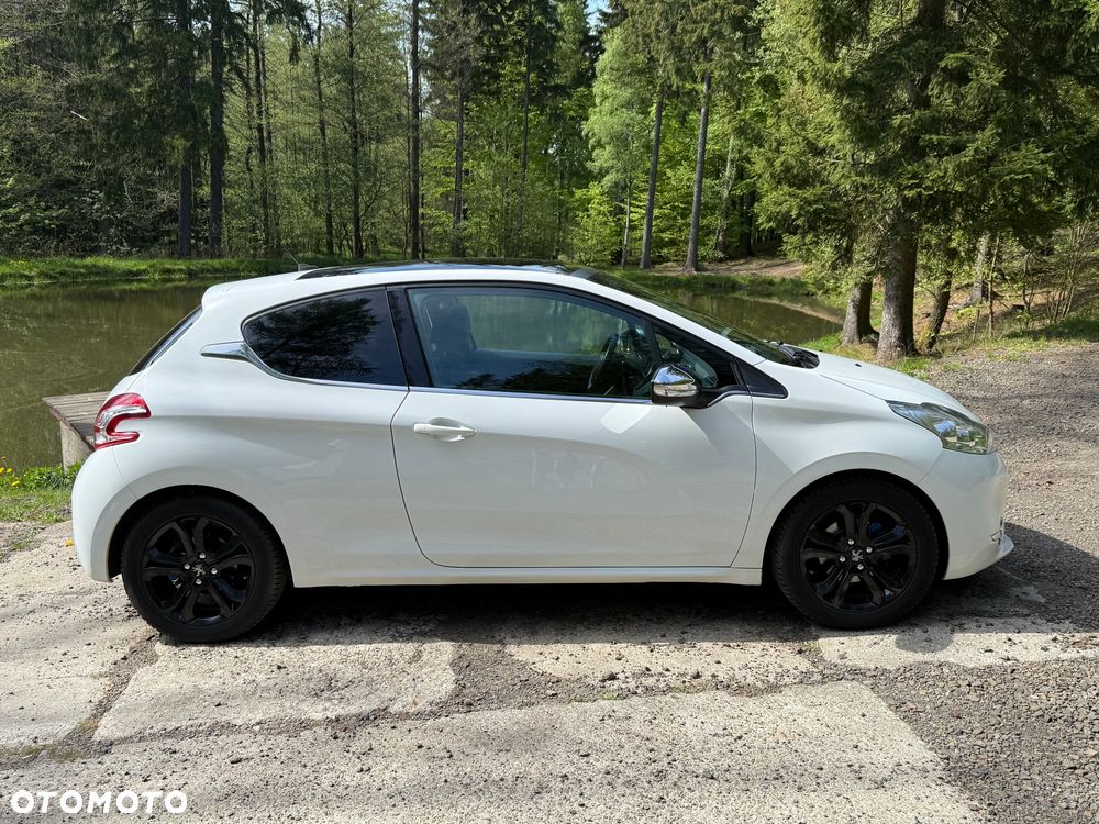 Peugeot 208 - 4