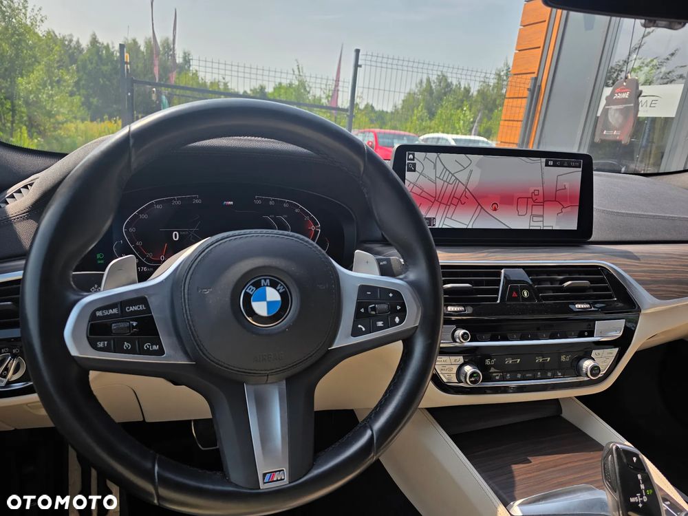 BMW Seria 5 530i xDrive mHEV M Sport sport - 21