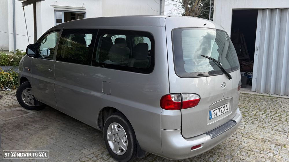 Hyundai H-1 Starex - 2