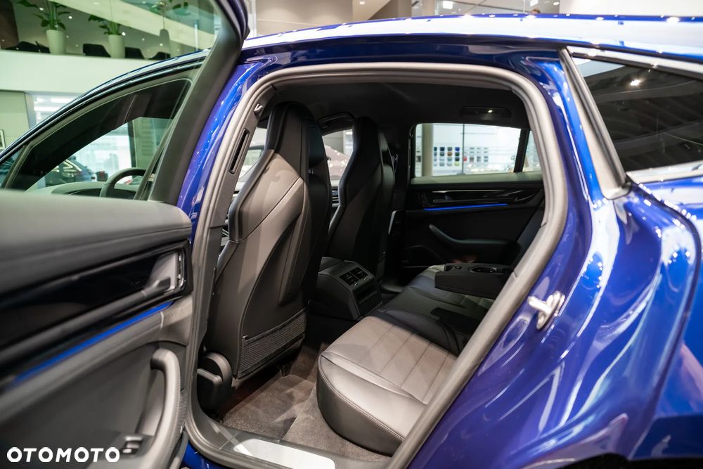 Porsche Panamera 4 - 22