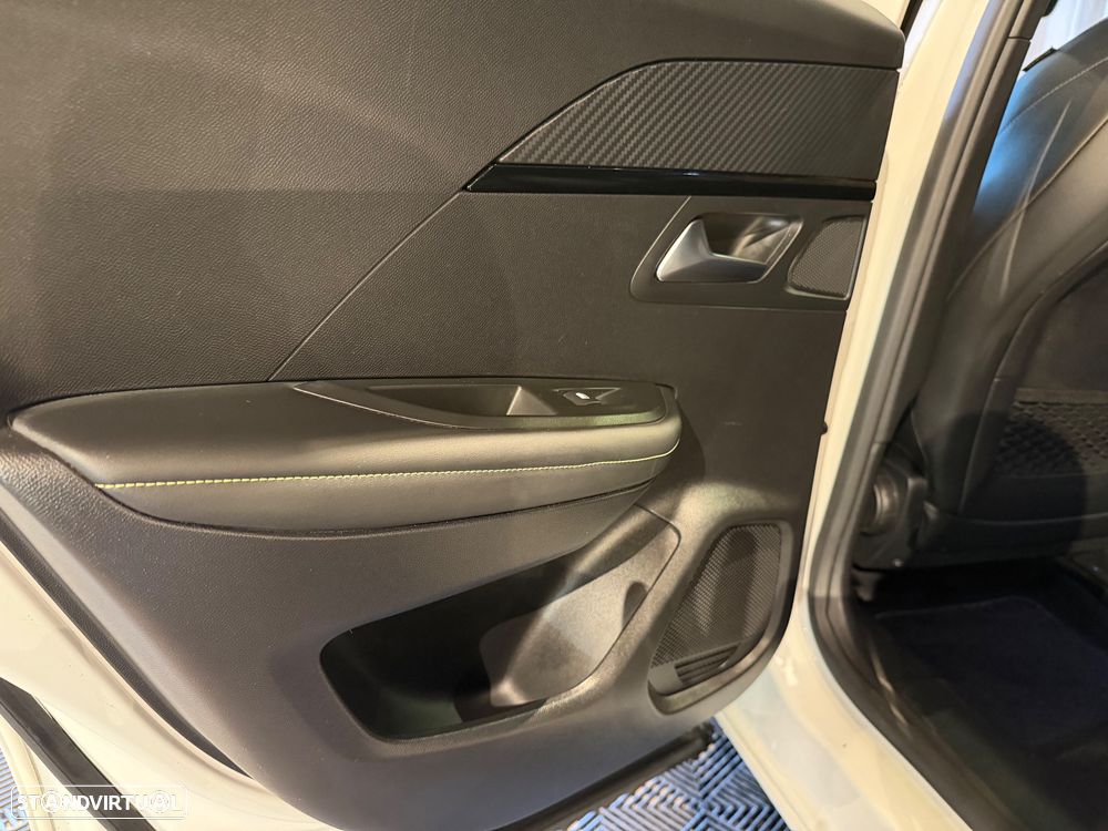 Peugeot e-2008 GT Pack - 27