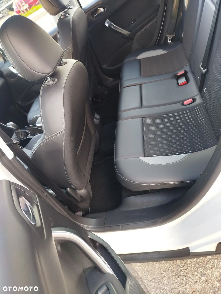 Peugeot 2008 - 9