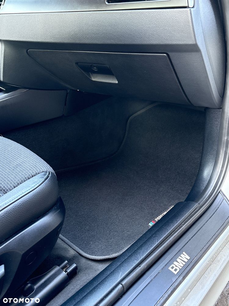 BMW Seria 3 320d - 12