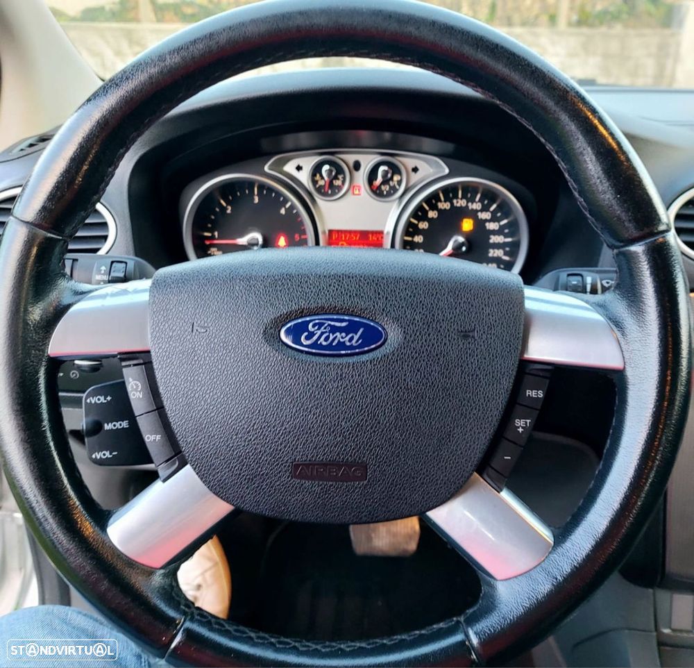 Ford Focus SW 2.0 TDCi Titanium PowerShift - 13