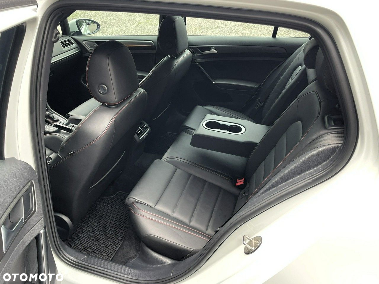 Volkswagen Golf GTI 2.0 TSI OPF DSG Performance - 28