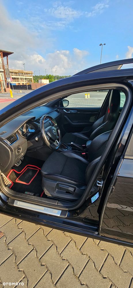 Skoda Octavia 2.0 TDI DSG RS - 4