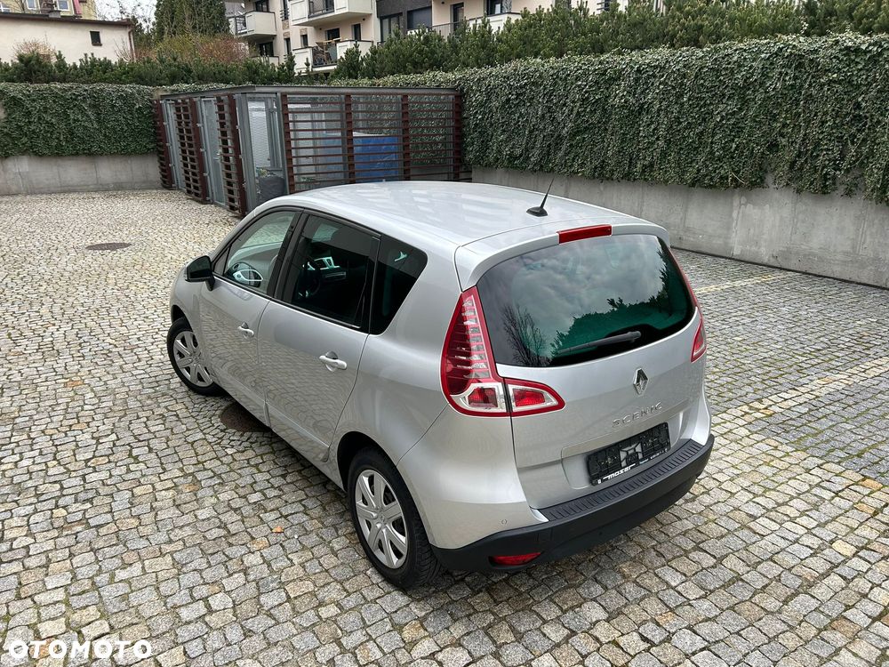 Renault Scenic 1.6 16V 110 Authentique - 8