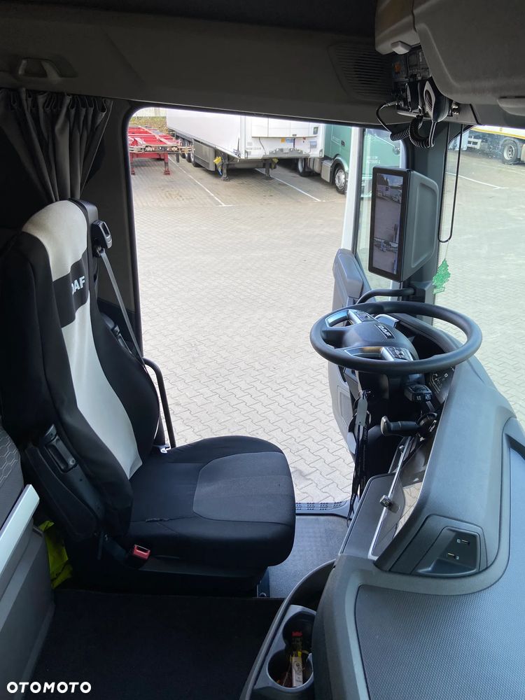 DAF XF - 33