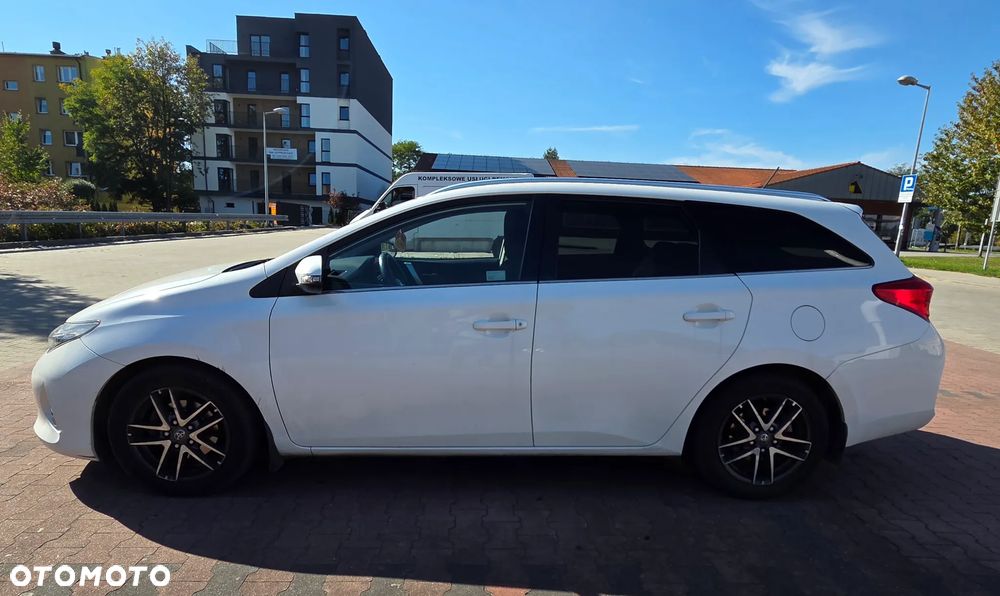 Toyota Auris - 2
