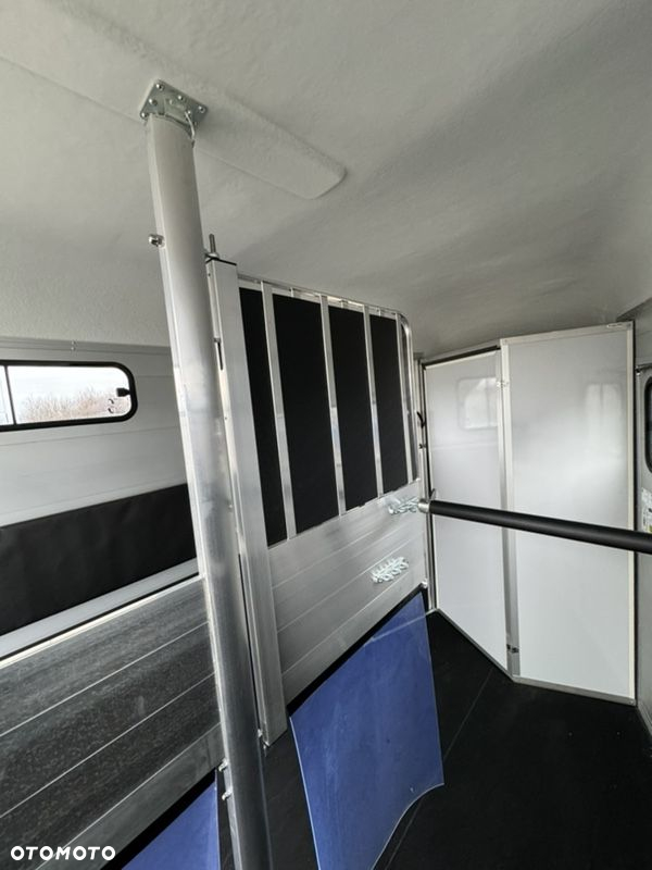 Cheval Liberte Touring Country XL przyczepa na dwa konie | duża siodlarnia | drzwi boczne | rampa przednia | 387×179 cm | ALUMINIOWA | Debon | dostawa | mocna i solidna | - 31