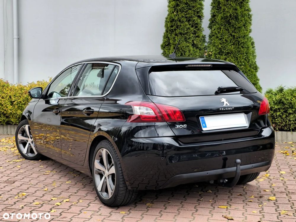 Peugeot 308 - 8