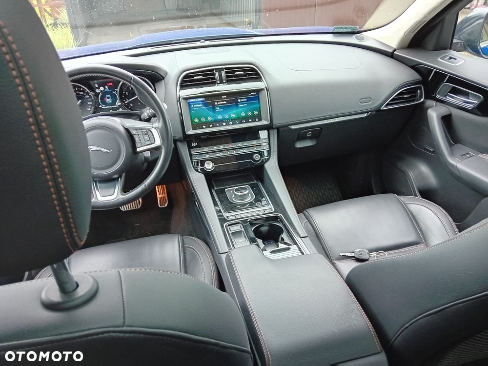 Jaguar F-Pace 2.0 i4P AWD Prestige - 4
