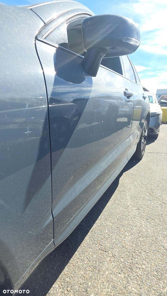 Volvo XC 60 B5 B AWD Ultimate Dark - 17