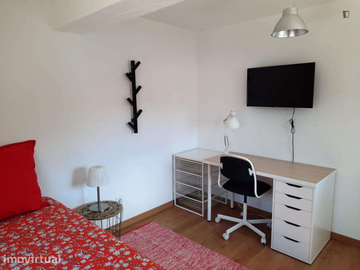 Quarto - localizado em Oeiras Lisbon - Grande imagem: 2/7