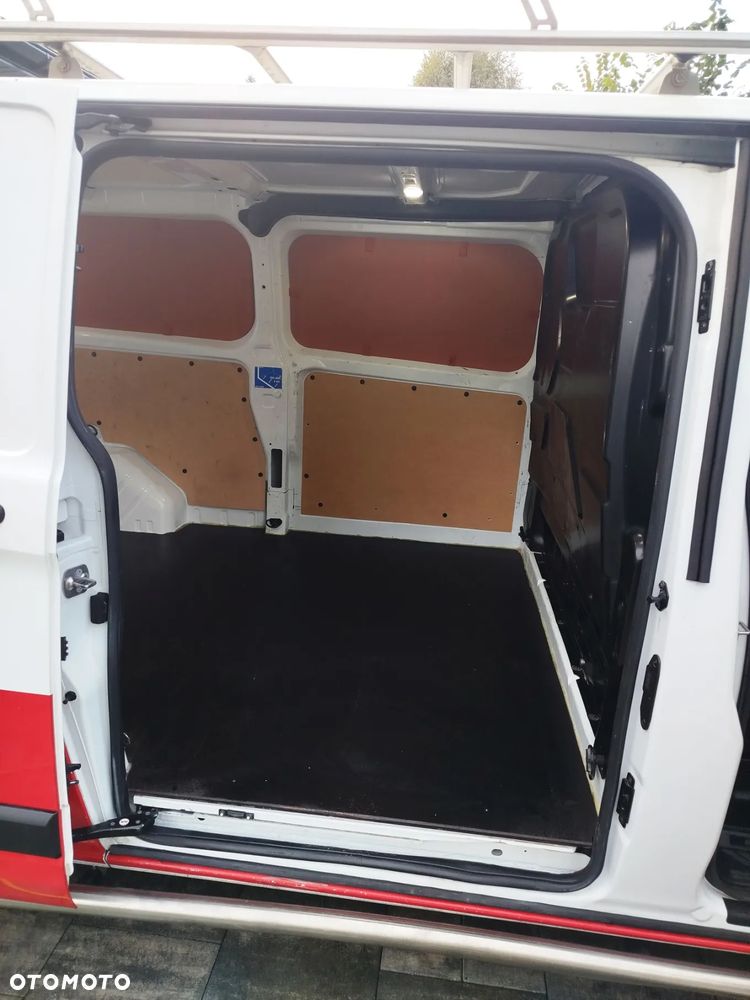 Ford TRANSIT CUSTOM - 9