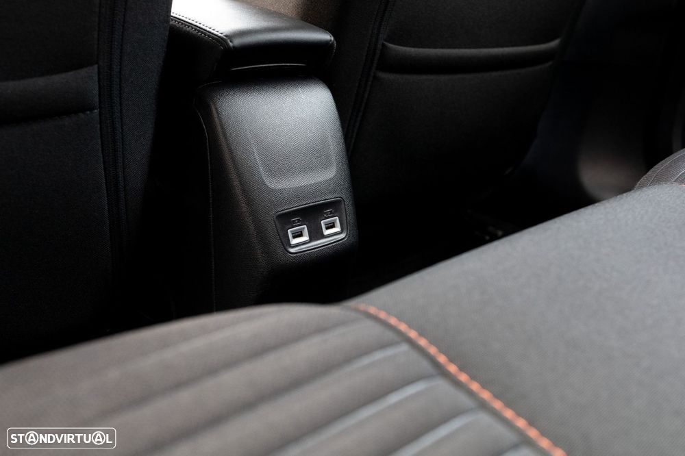 Peugeot e-208 Allure - 21