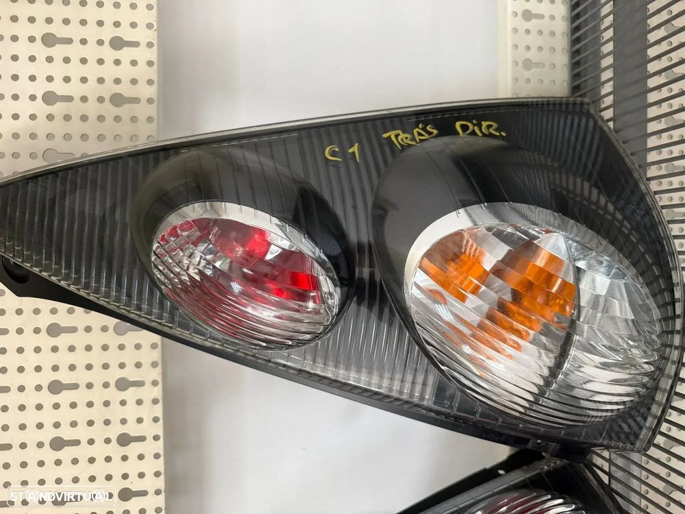 farol traseiro direito citroen c1 - 1