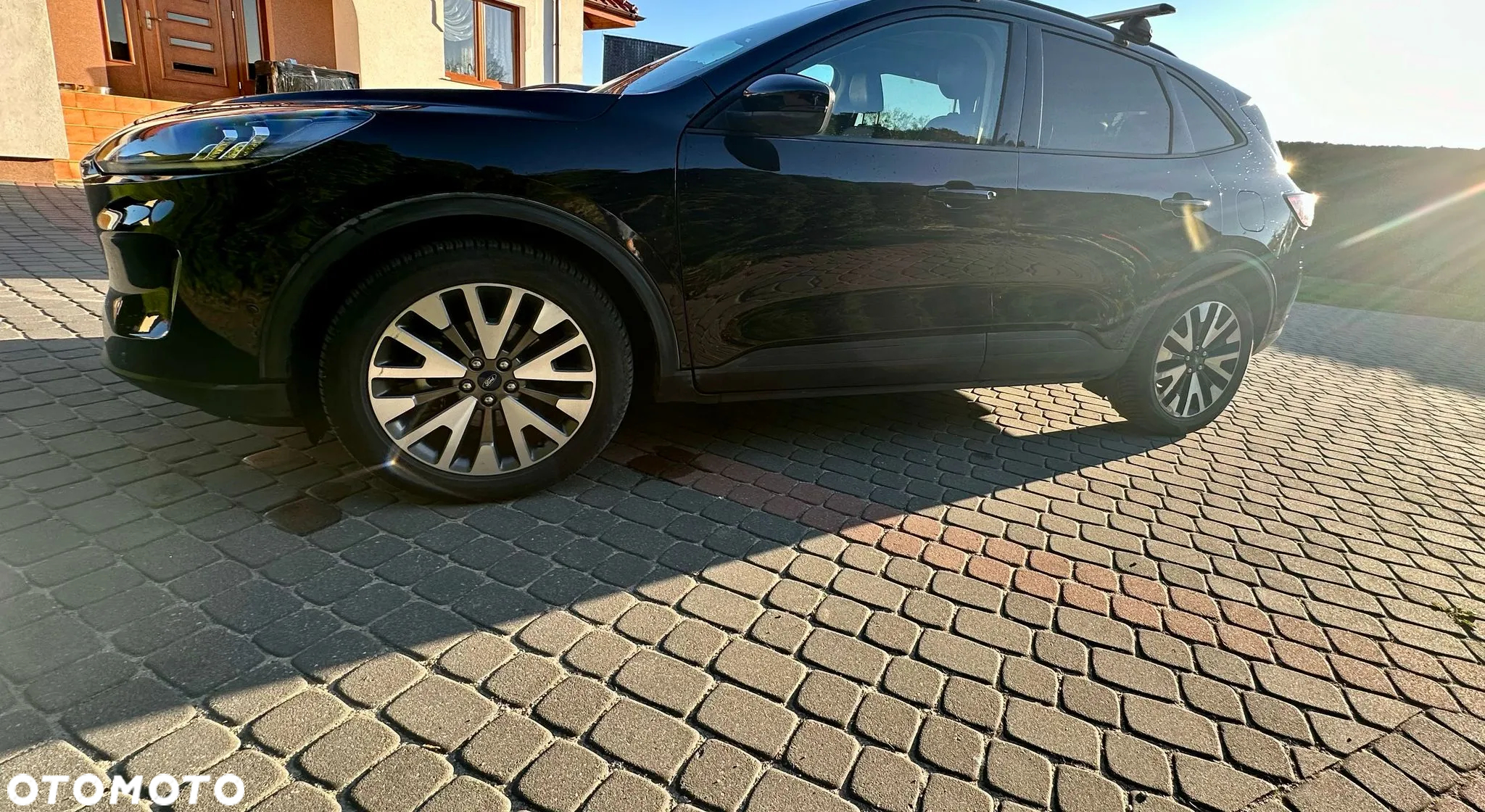 Ford Kuga 2.5 FHEV FWD Titanium - 28