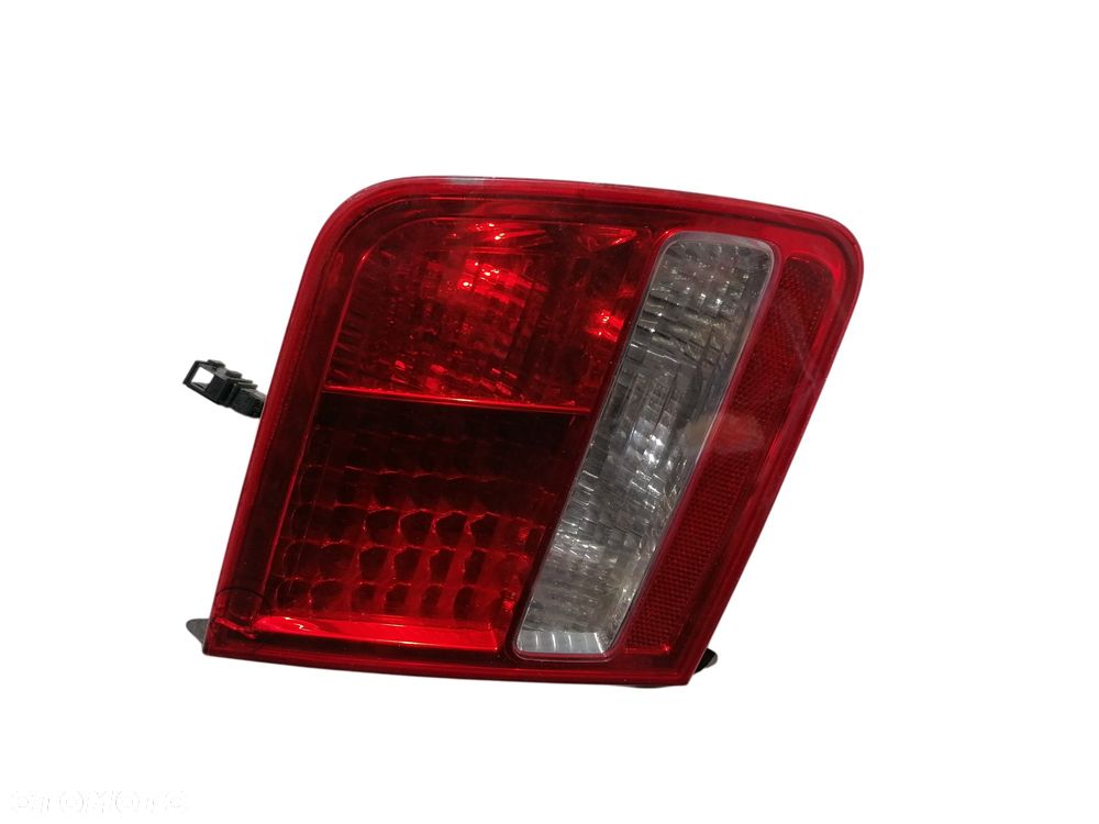 AUDI A8 D3 03r LAMPA W KLAPĘ LEWY TYŁ 4E0945093C - 1