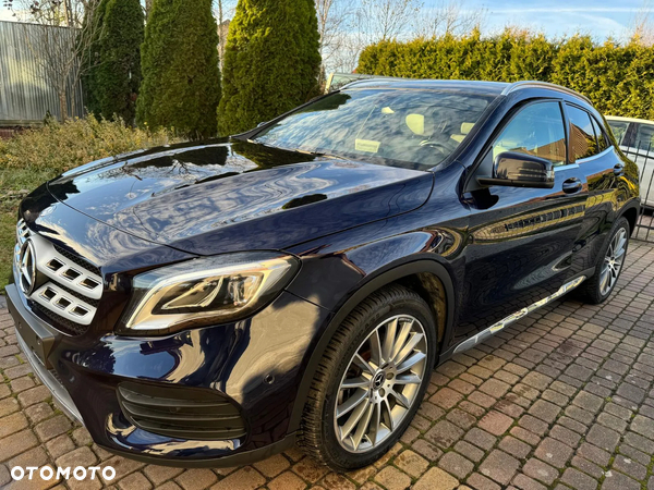 Mercedes-Benz GLA 250 4Matic 7G-DCT AMG Line