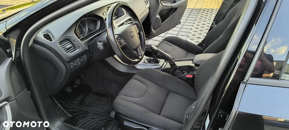 Volvo V40 D2 Ocean Race - 14
