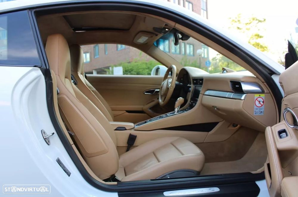Porsche 911 Série F - 21