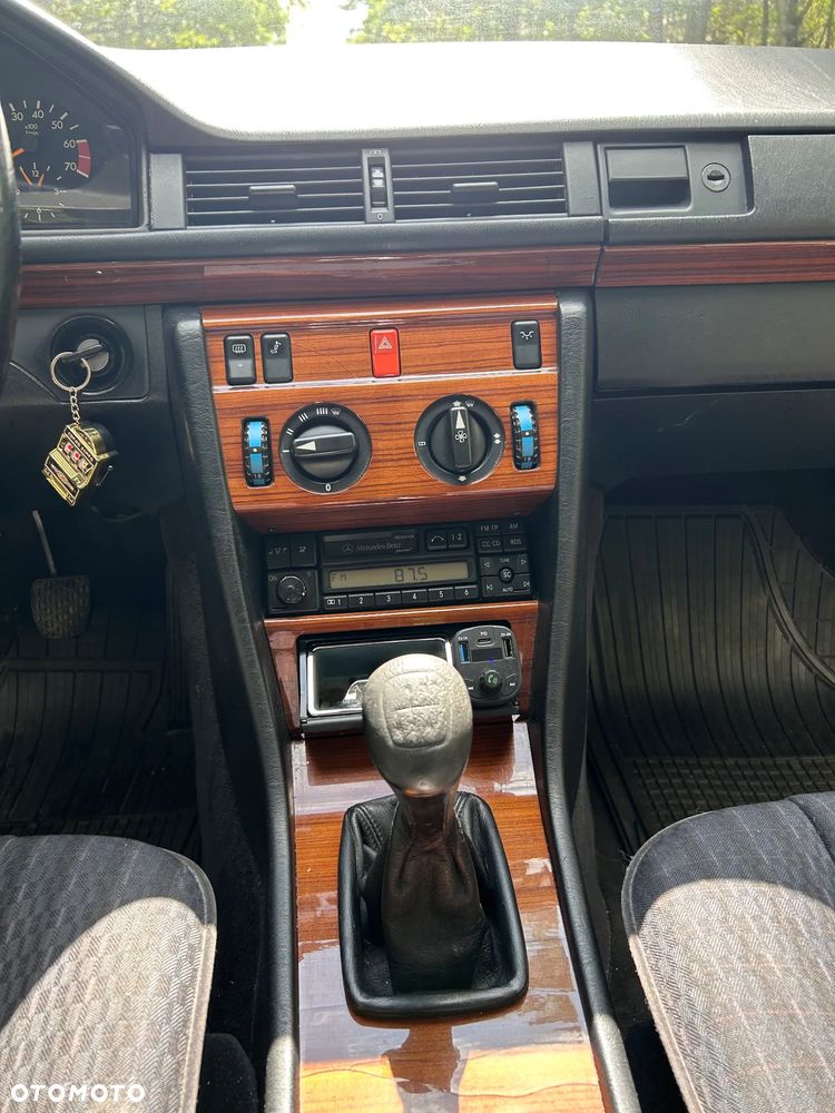 Mercedes-Benz W124 (1984-1993) - 15
