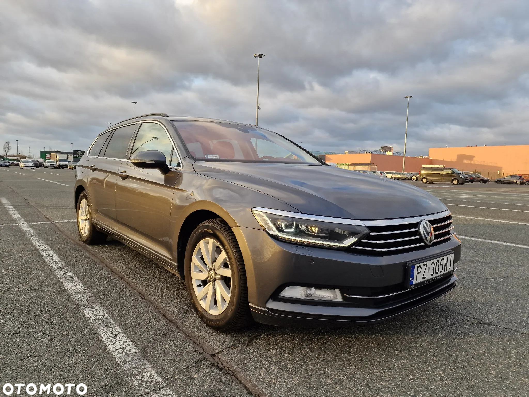 Volkswagen Passat Variant 1.6 TDI SCR DSG Trendline - 4