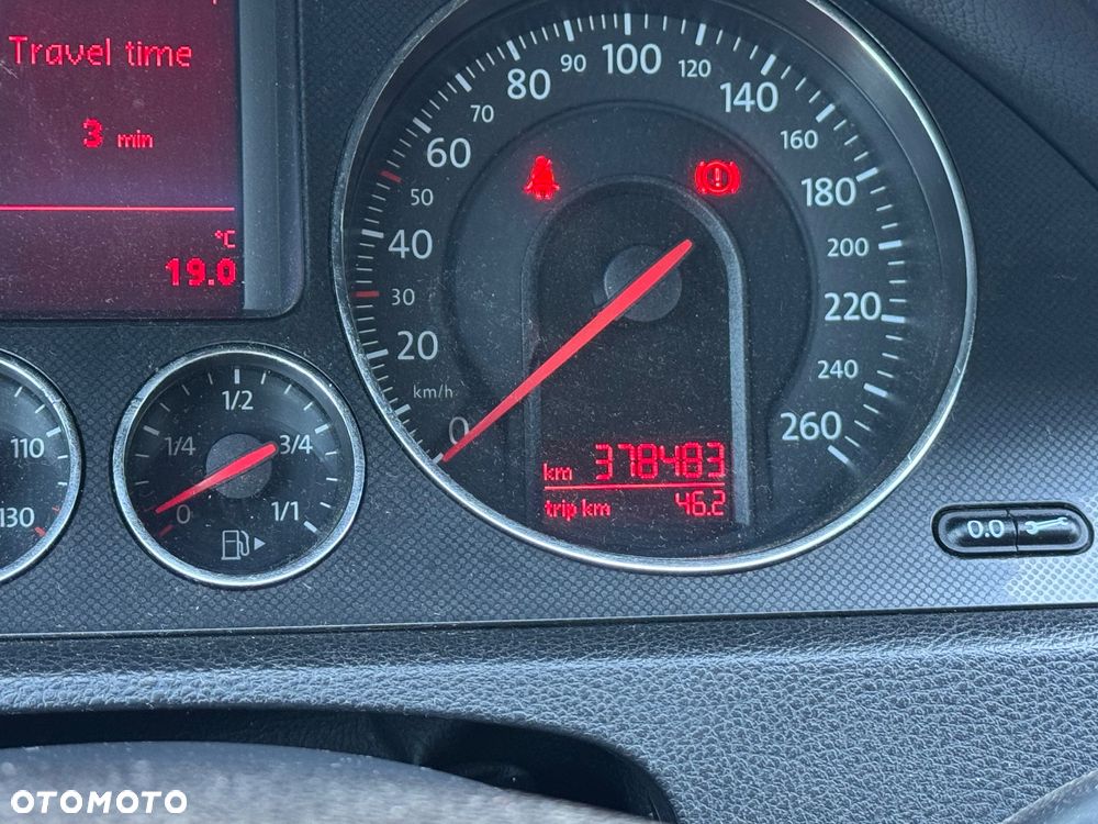 Volkswagen Passat 2.0 TDI DPF Comfortline - 23