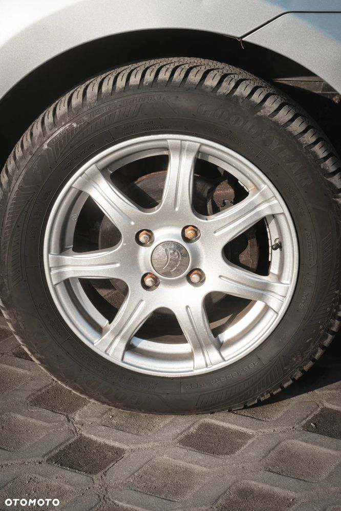 Chevrolet Aveo 1.2 16V Base - 12