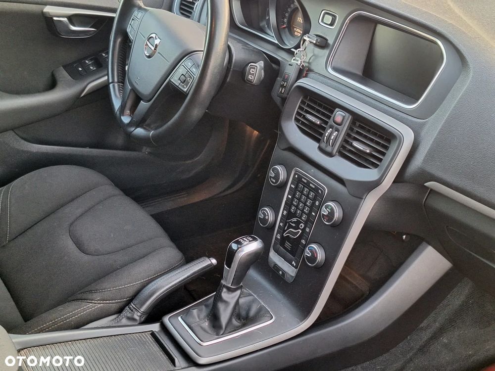 Volvo V40 D2 - 17