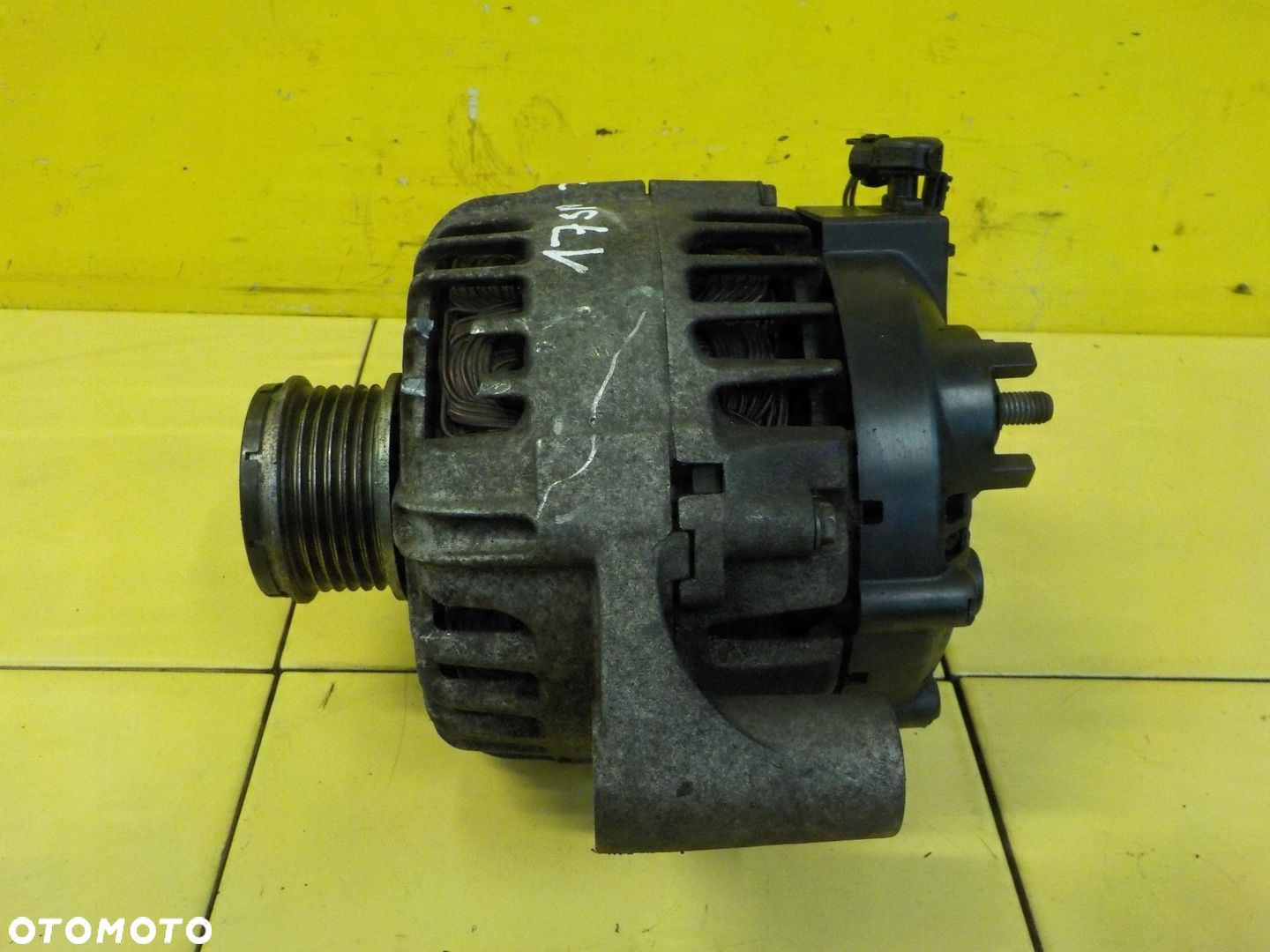 OPEL INSIGNIA ASTRA ZAFIRA 2.0 CDTI 13r 160KM A20DTH alternator 13588306 - 1