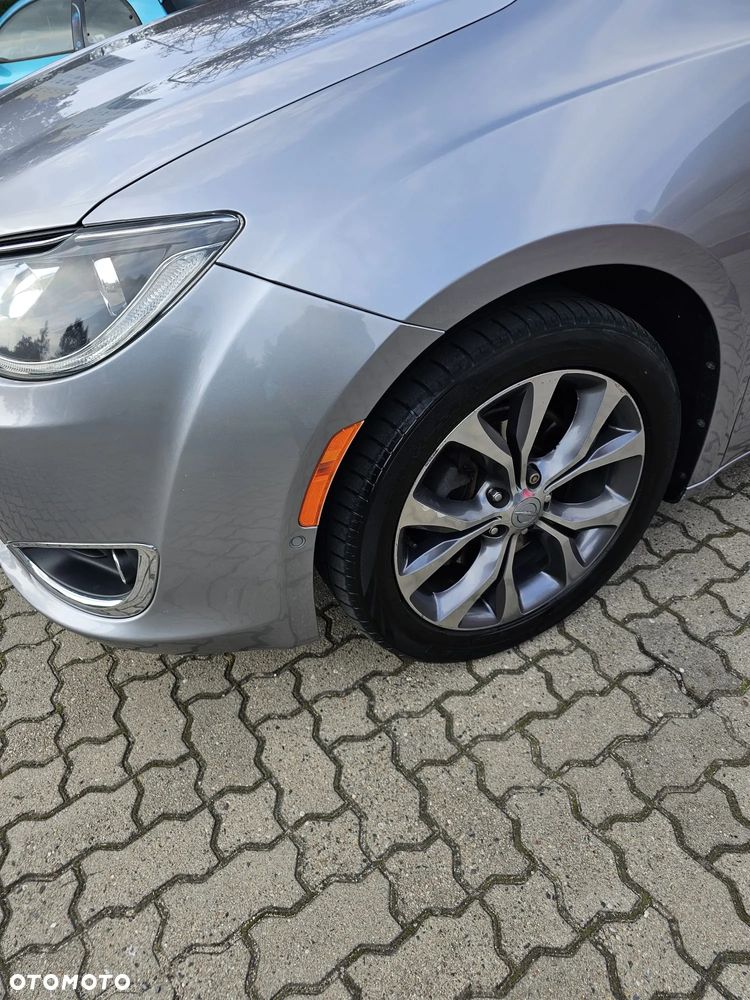 Chrysler Pacifica - 10
