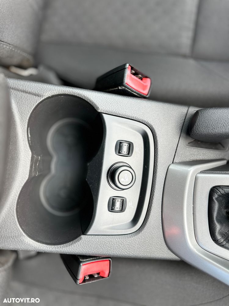 Ford Focus Turnier 1.6 TDCi DPF Start-Stopp-System Titanium - 9