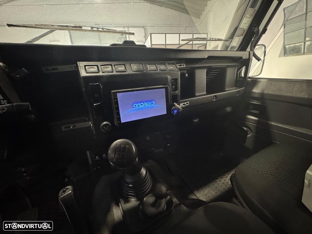 Land Rover Defender 90 2.5 TD5 Metal Top - 8