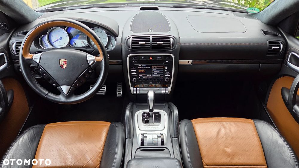 Porsche Cayenne Turbo S - 33